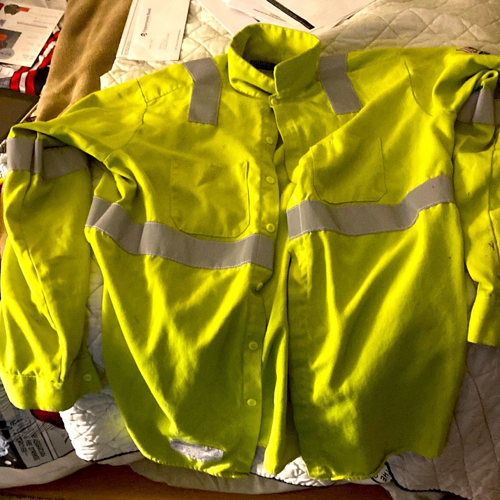 Bulwark FR Cat2 2112 fire resistant long sleeve fits like 2xl High visibility